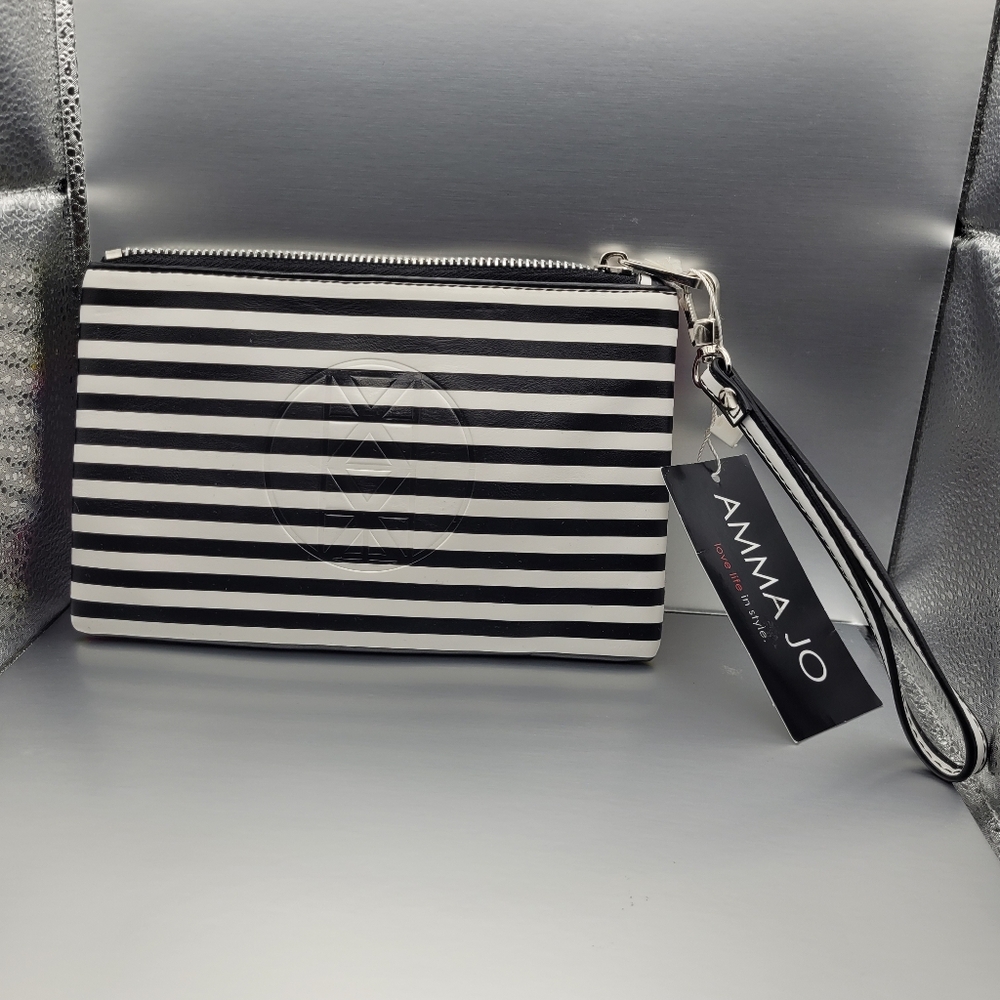 Colorful Patterned Wristlet - Picture 9 of 9